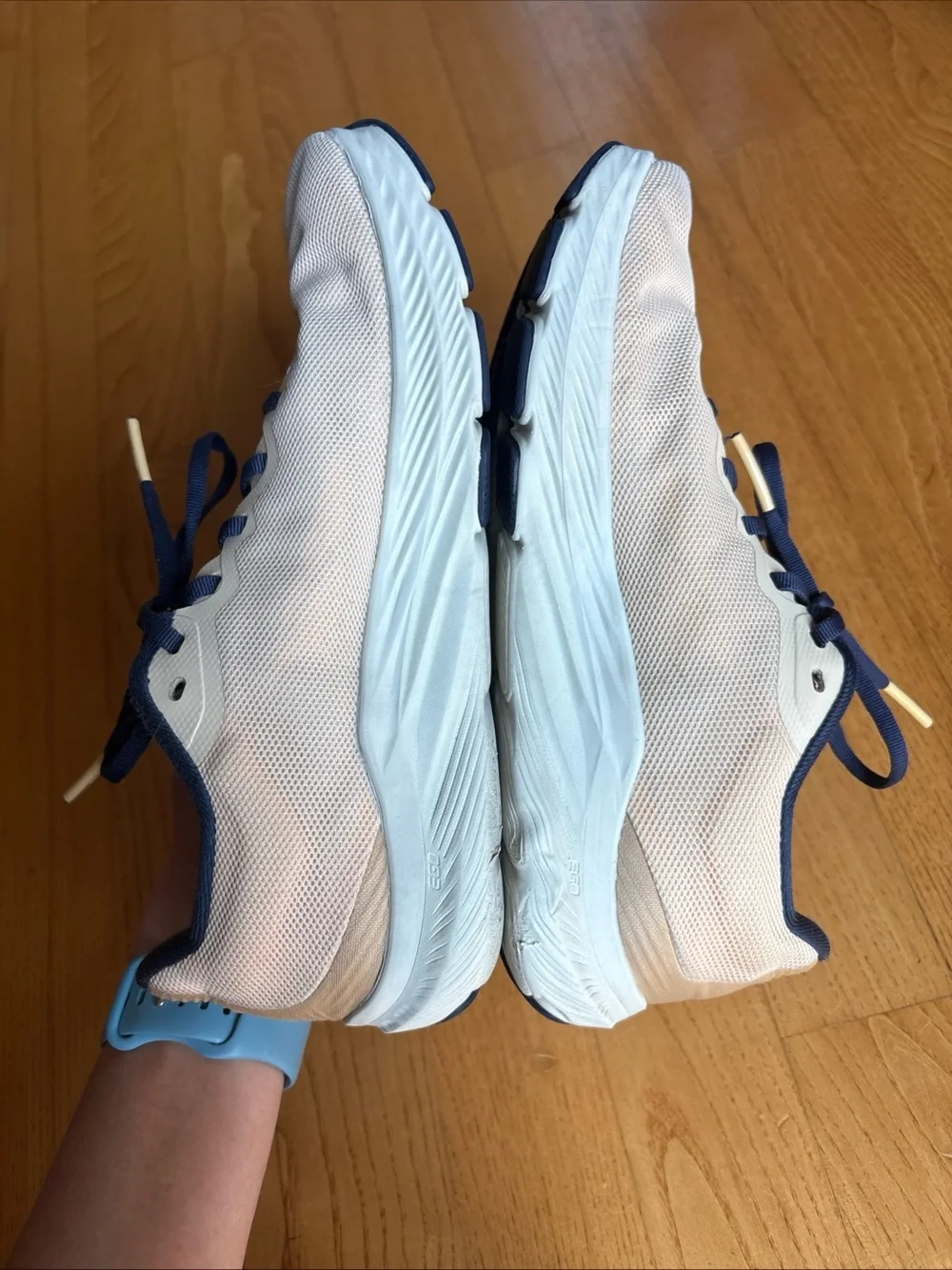 Altra Rivera 3 Running Shoes Sneakers Sand Yellow Navy Blue Road Womens Size 6